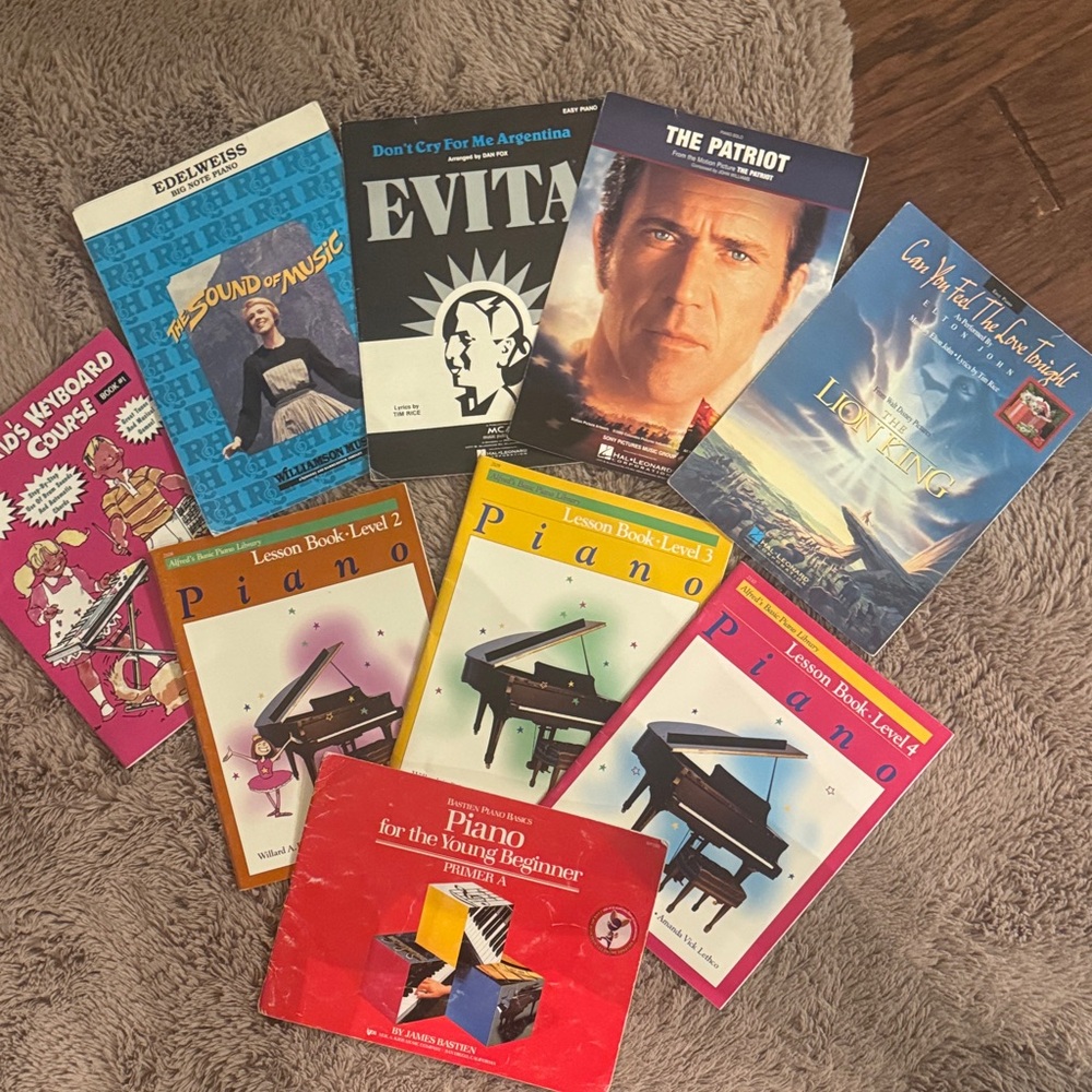 Assorted Music and Piano Books Collection - Picture 4 of 11